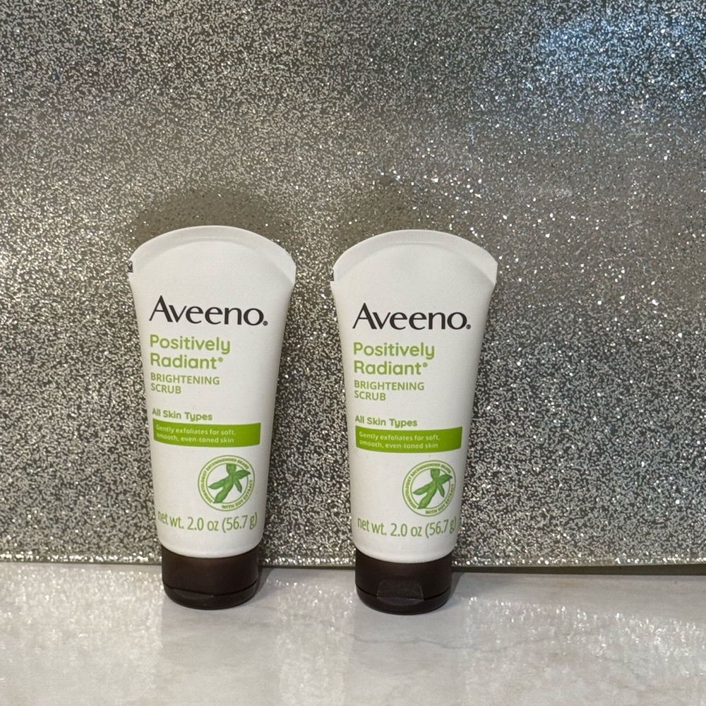 5 for $25 item 🌺 Mini Travel Size Aveeno Positively Radiant Brightening Scrub x2